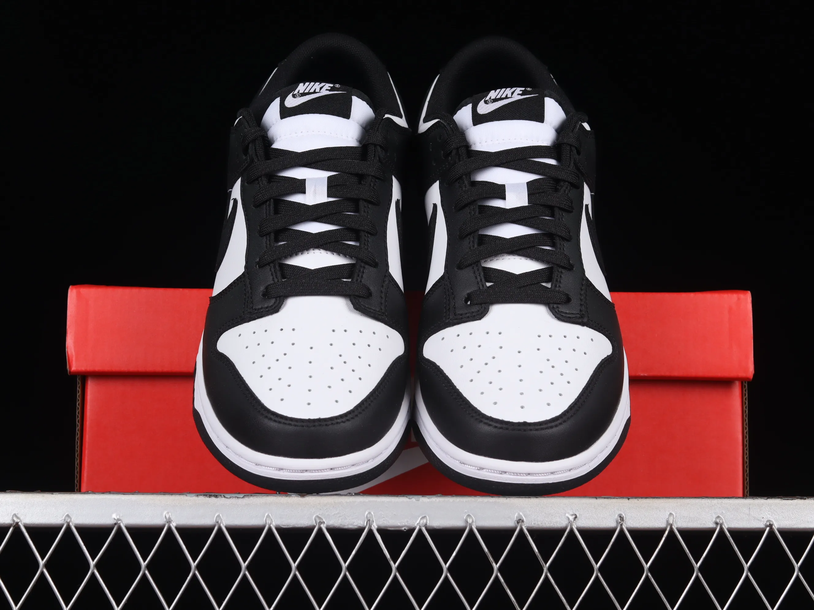 All categories Nk SB Dunk series Nk SB Dunk Low low-top sneakers G version Nk SB Dunk Low black and white panda SB smashed backboard fashion casual sneakers DD1391-100